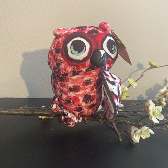 ๐ฆ Owl Pals: Red, Black & White Owl ๐ฆ - Picture 4 of 15